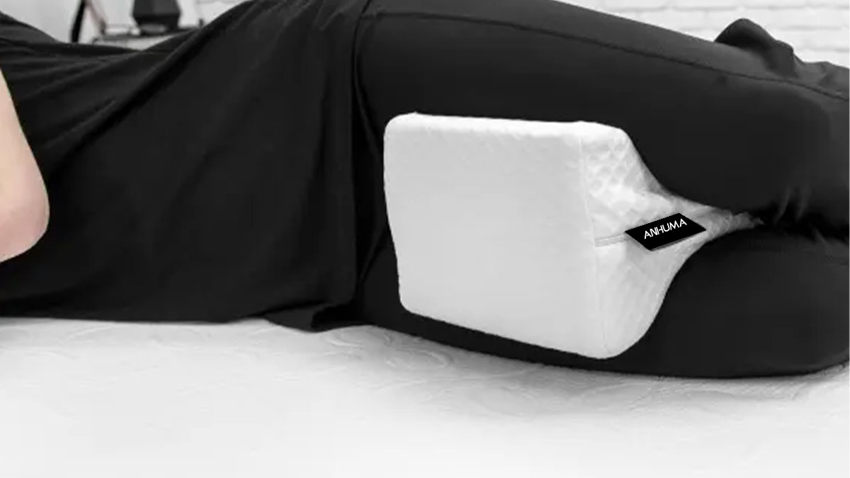 مزایای استفاده از بالش بین زانو 