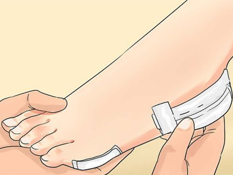 2. پوست را اغلب برای علائم ایجاد زخم بستر بررسی کنید