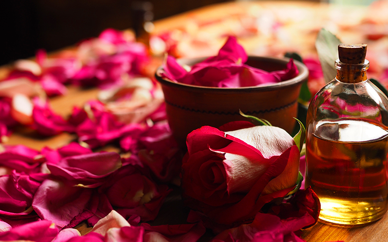 روغن گل سرخ برای درمان زخم بستر 