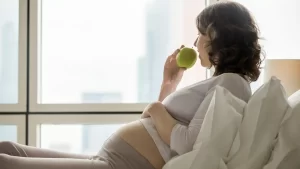 همه چیز درباره رفلاکس معده در بارداری - درمان فوری اسید معده در بارداری روشهای خانگی برای کاهش رفلاکس معده در بارداری