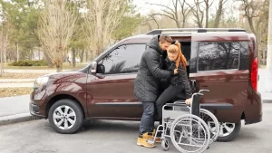 اموزش انتقال بیمار از ویلچر به ماشین